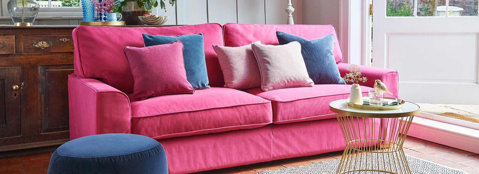 1920x700 M5 Notting Hill Magenta